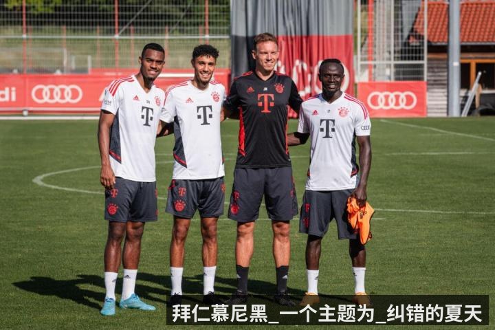 拜仁慕尼黑_一个主题为_纠错的夏天